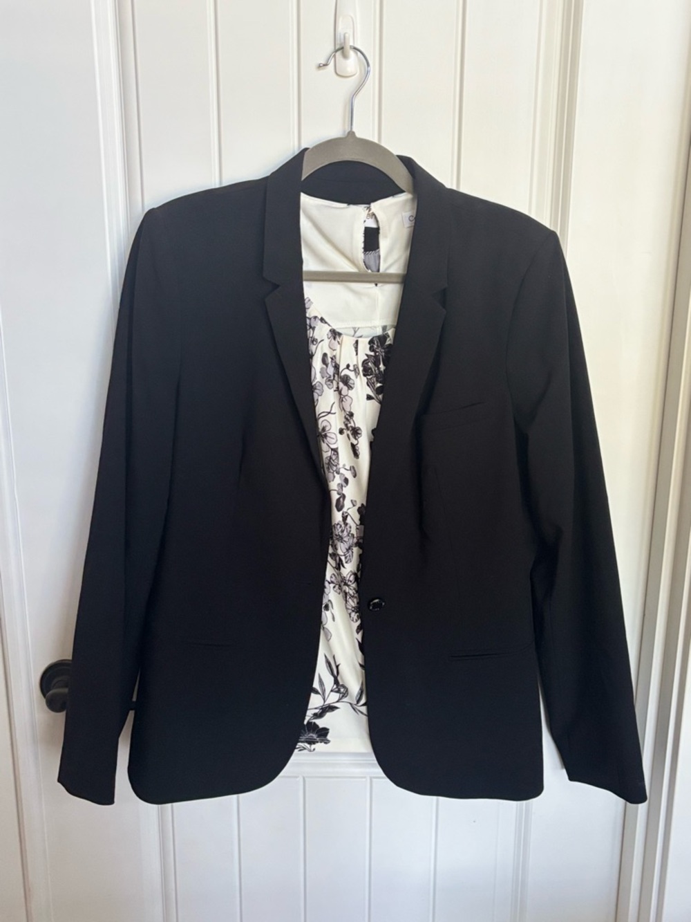 Black Women’s Tailored Blazer - Classic Single-Button Jacket and Pant Set. Top